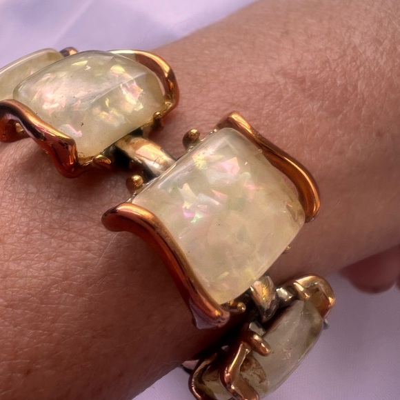 Coro Sparkly Yellow Thermoset Bracelet Signed - Picture 3 of 8